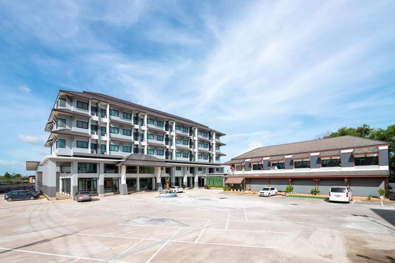 Pura Nakhon Hotel Nakhon Si Thammarat Extérieur photo